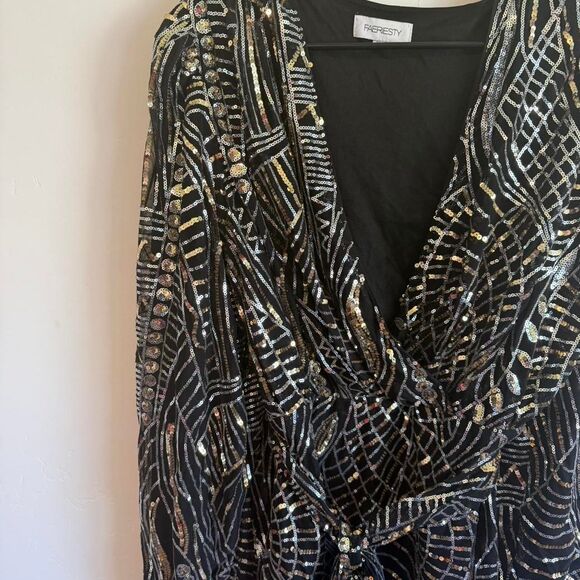 NWOT Fabriesty black and gold sequin wrap dress. Size 1x - Picture 3 of 8